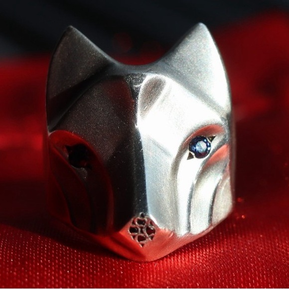 SALE -Handmade Wolf’s Head Ring - Picture 2 of 9